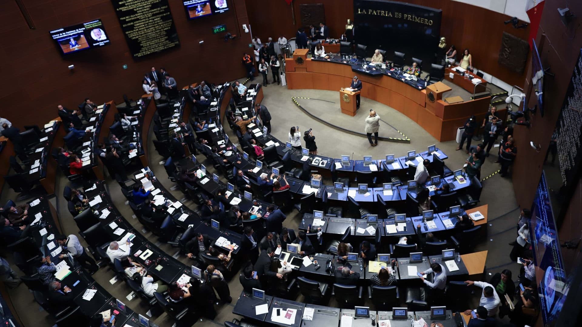 Imagen aérea de una sesión del Senado mexicano