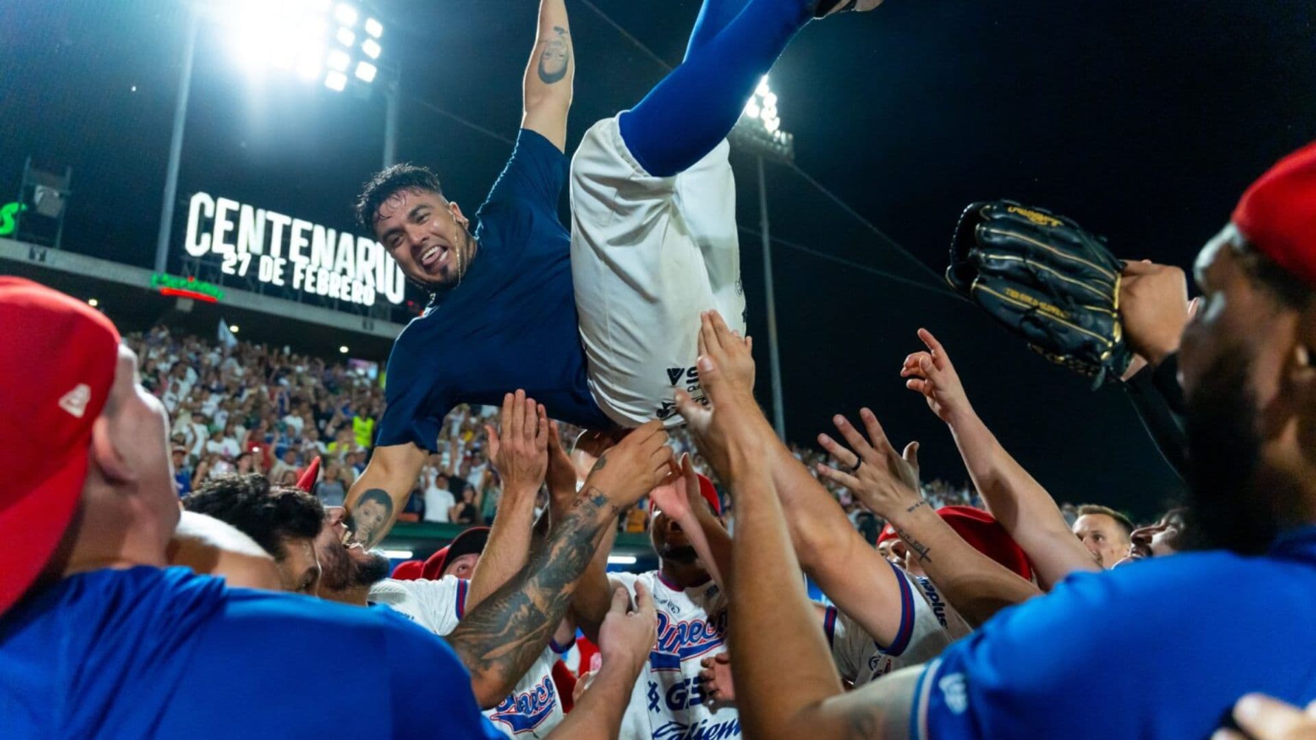 Olmecas de Tabasco celebran el pase a la final de campeonato de la LMB