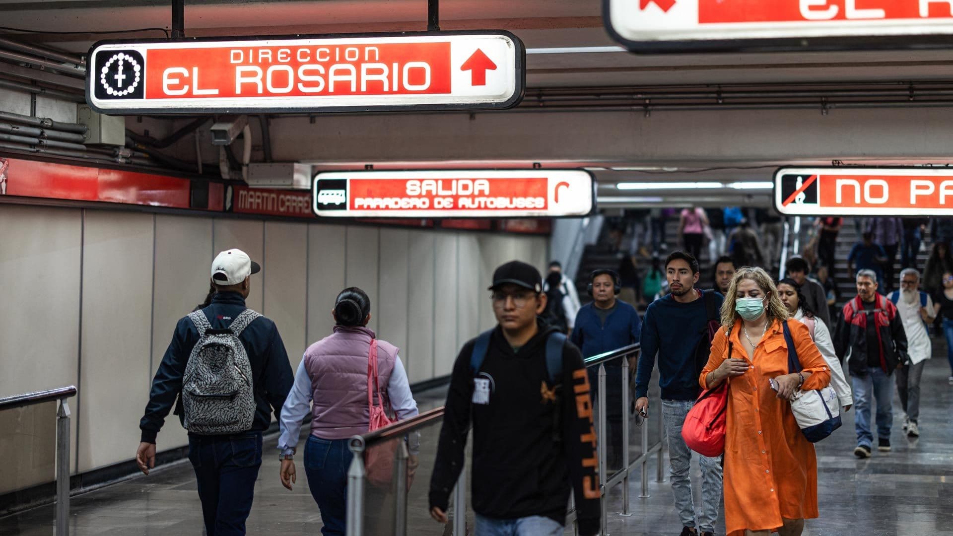 Usuarios de la Línea 7 del Metro