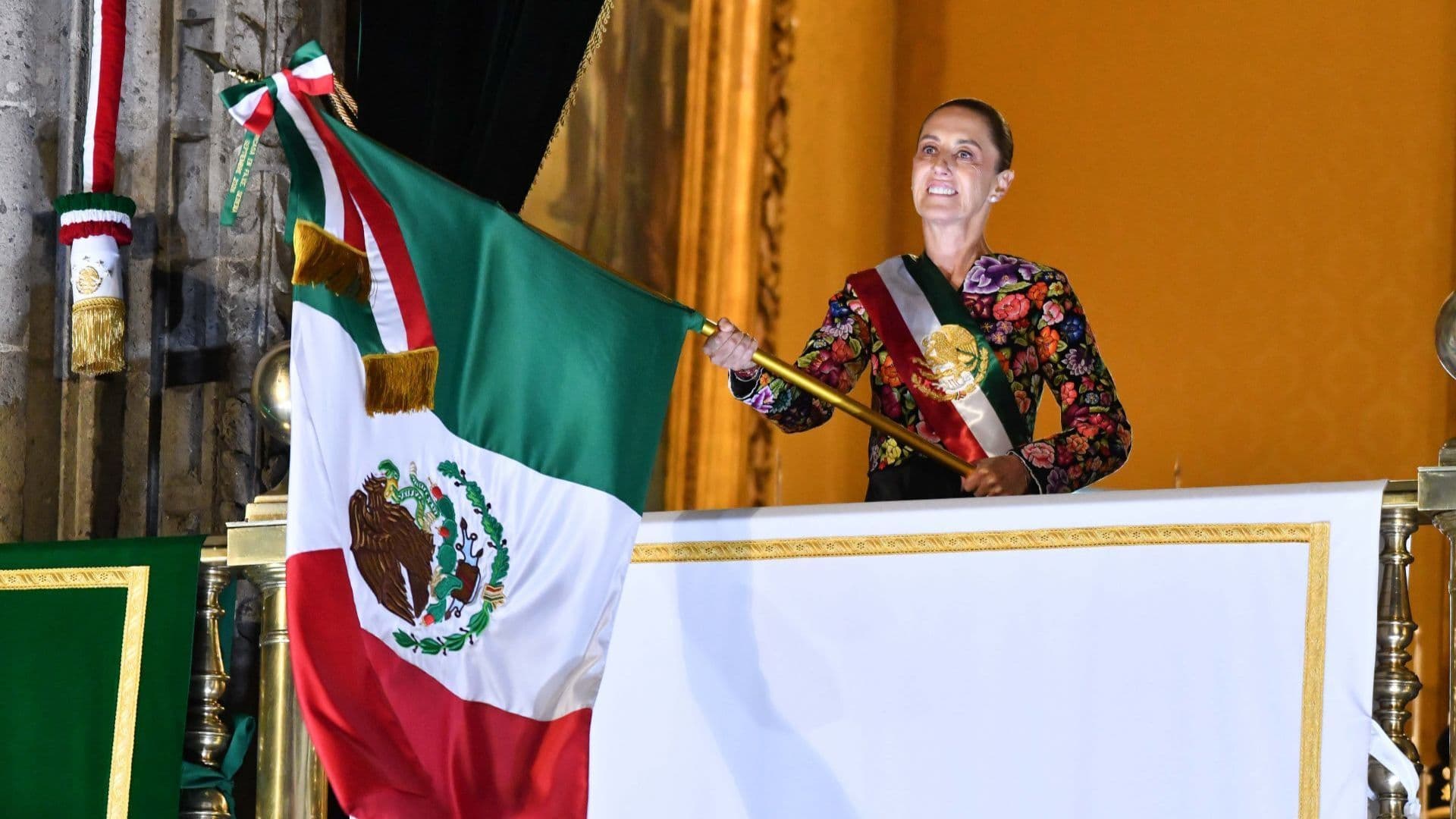 La presidenta Claudia Sheinbaum encabeza la ceremonia del Grito de Independencia
