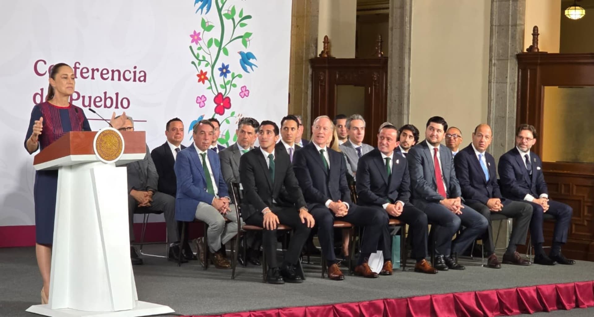 Claudia Sheinbuam en la conferencia mañanera del 8 de junio 2026