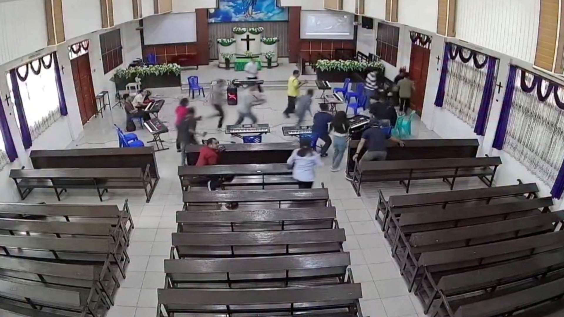 Videos de Terremotos Hoy: Fuertes Sismos Sorprenden a Personas y Dejan Un Muerto