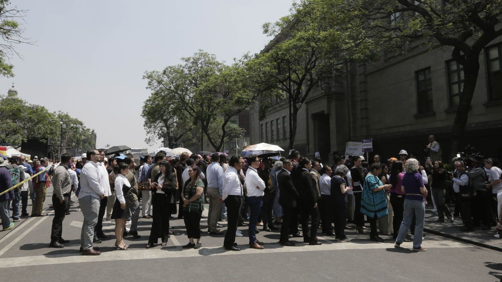 Evacuación por sismo en México
