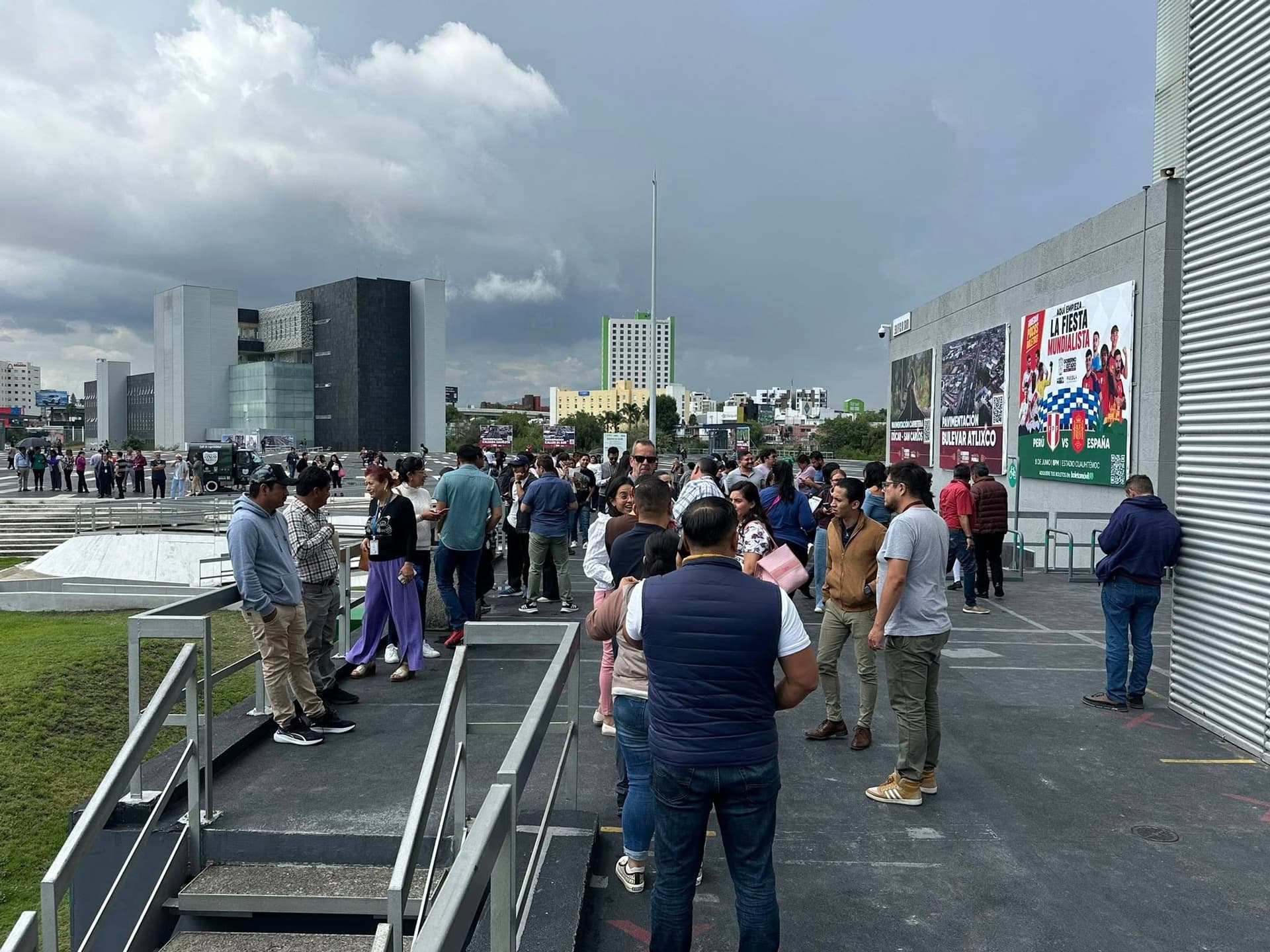 Activan protocolos de revisión de inmuebles por sismo hoy viernes.