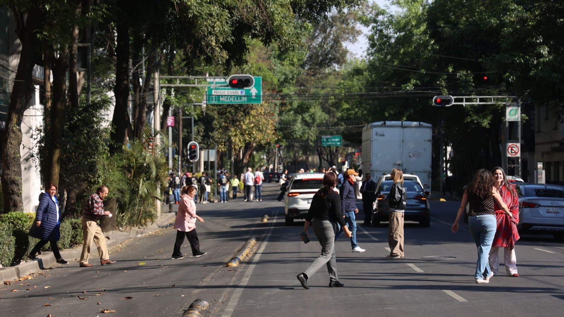 Desalojo por alerta sísmica en CDMX