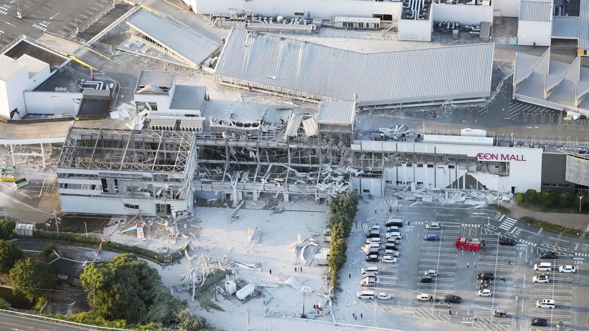 Derrumbe en el centro comercial Aeon Mall, por el terremoto en Kumamoto, Japón.