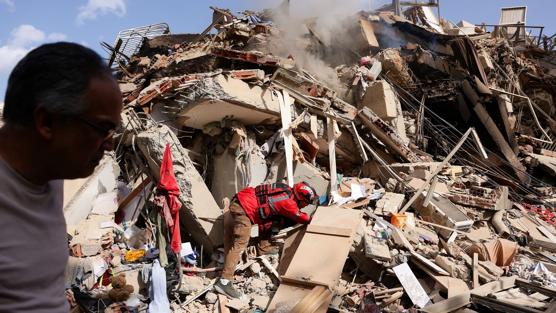 Derrumbe de edificio por terremotos en Venezuela