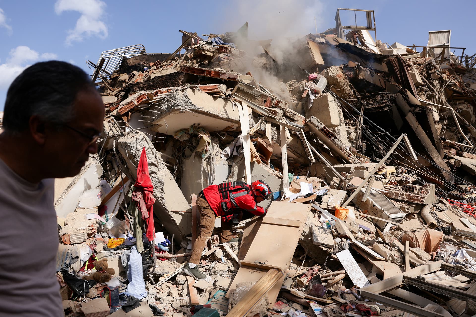 Derrumbe de edificio por terremotos en Venezuela