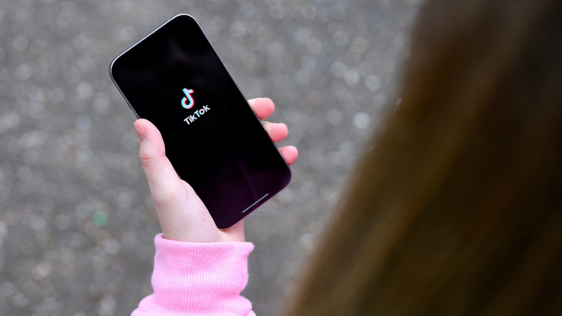 TikTok resuelve demanda por privacidad infantil.