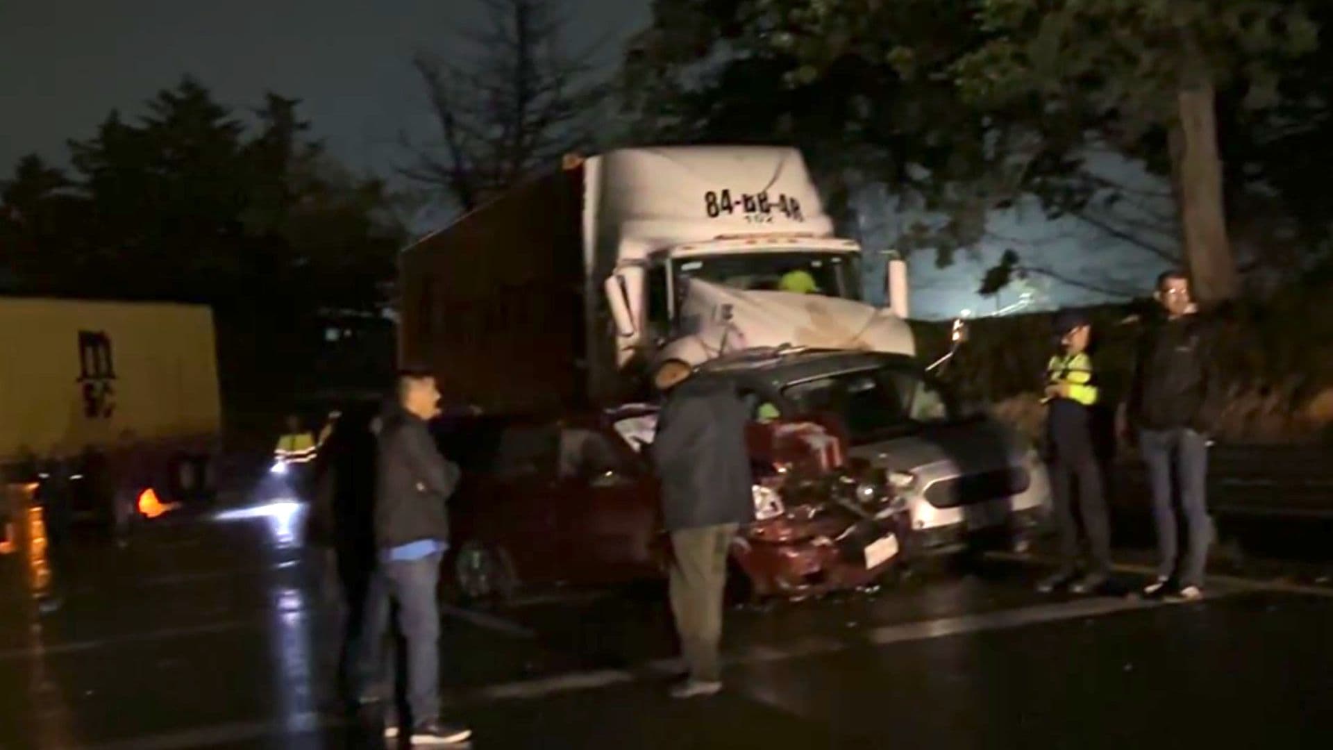 Una doble carambola tiene paralizada la autopista Toluca-Atlacomulco