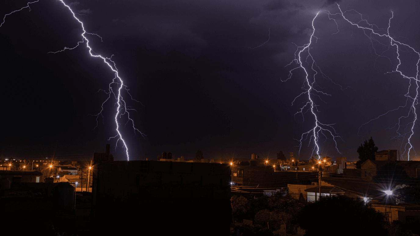 Tormenta sobre una ciudad