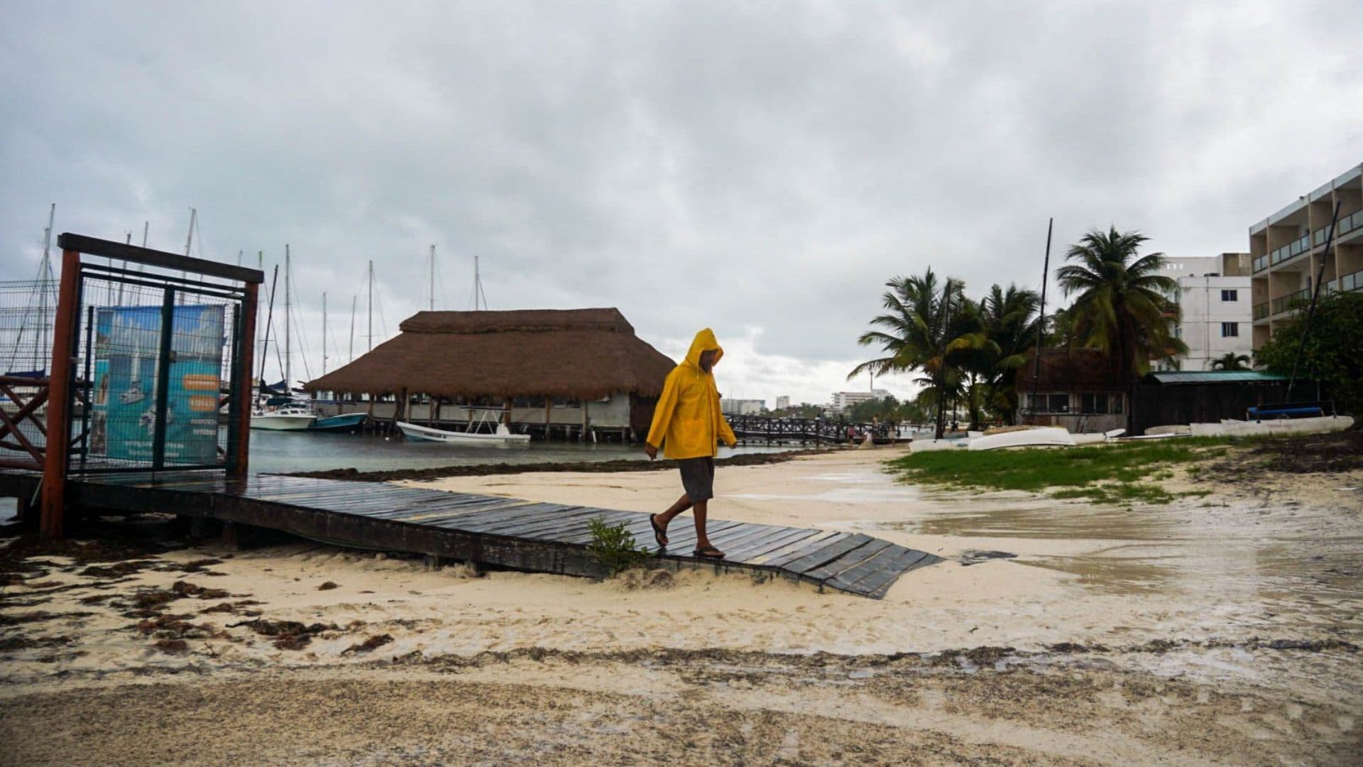 Playas en Quintana Roo ante avance de ciclón en junio de 2024. Foto: Cuartoscuro | Archivo