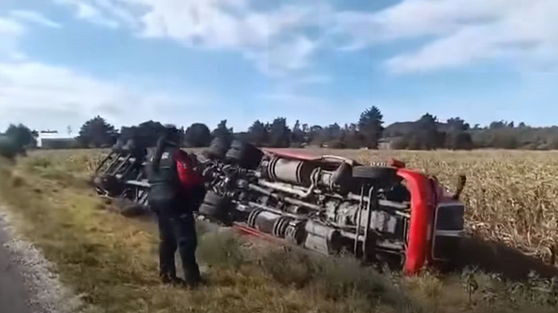 Accidente de tráiler en la Carretera El Seco–Esperanza.