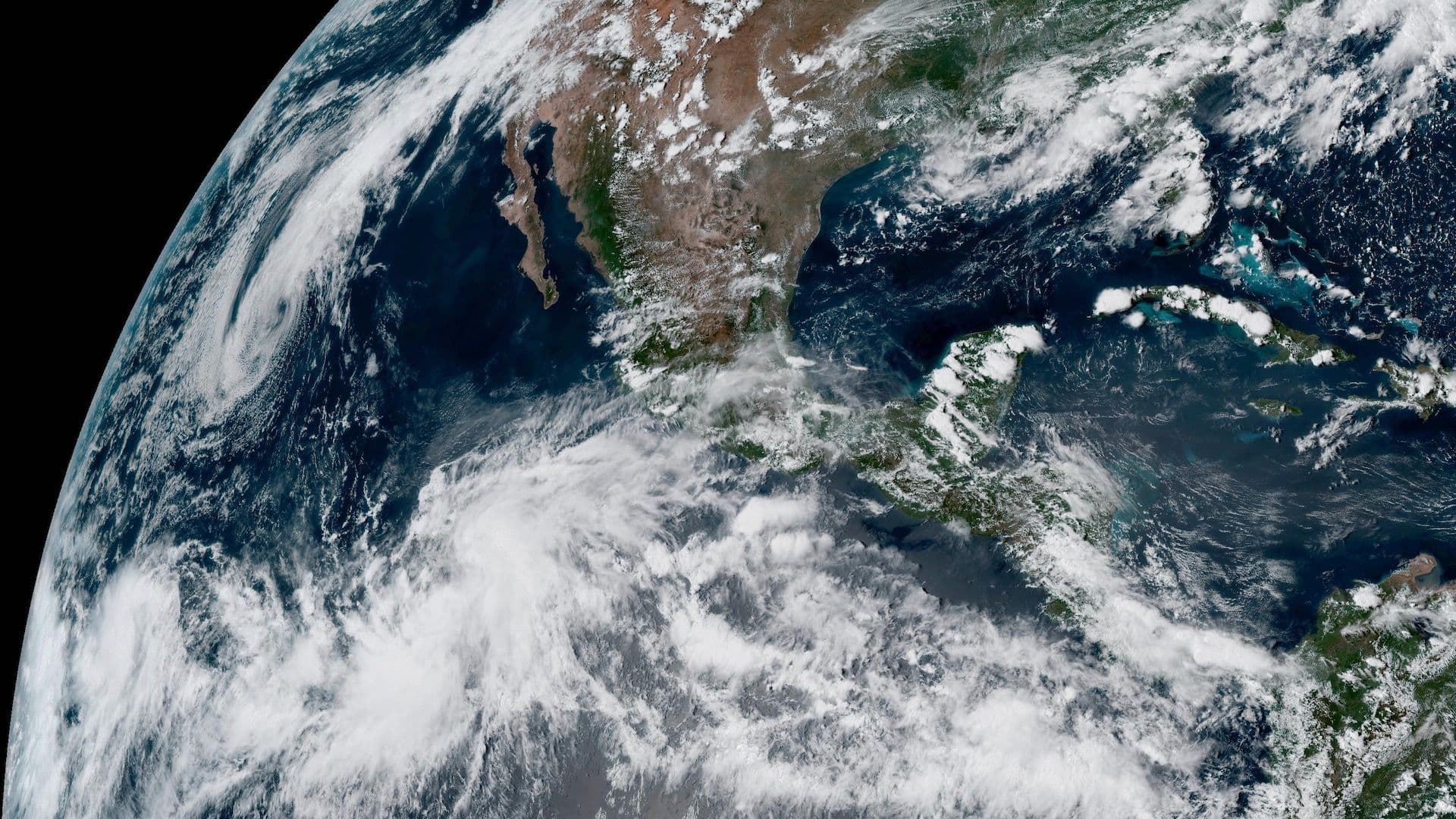 Toma satelital de México y el Pacífico