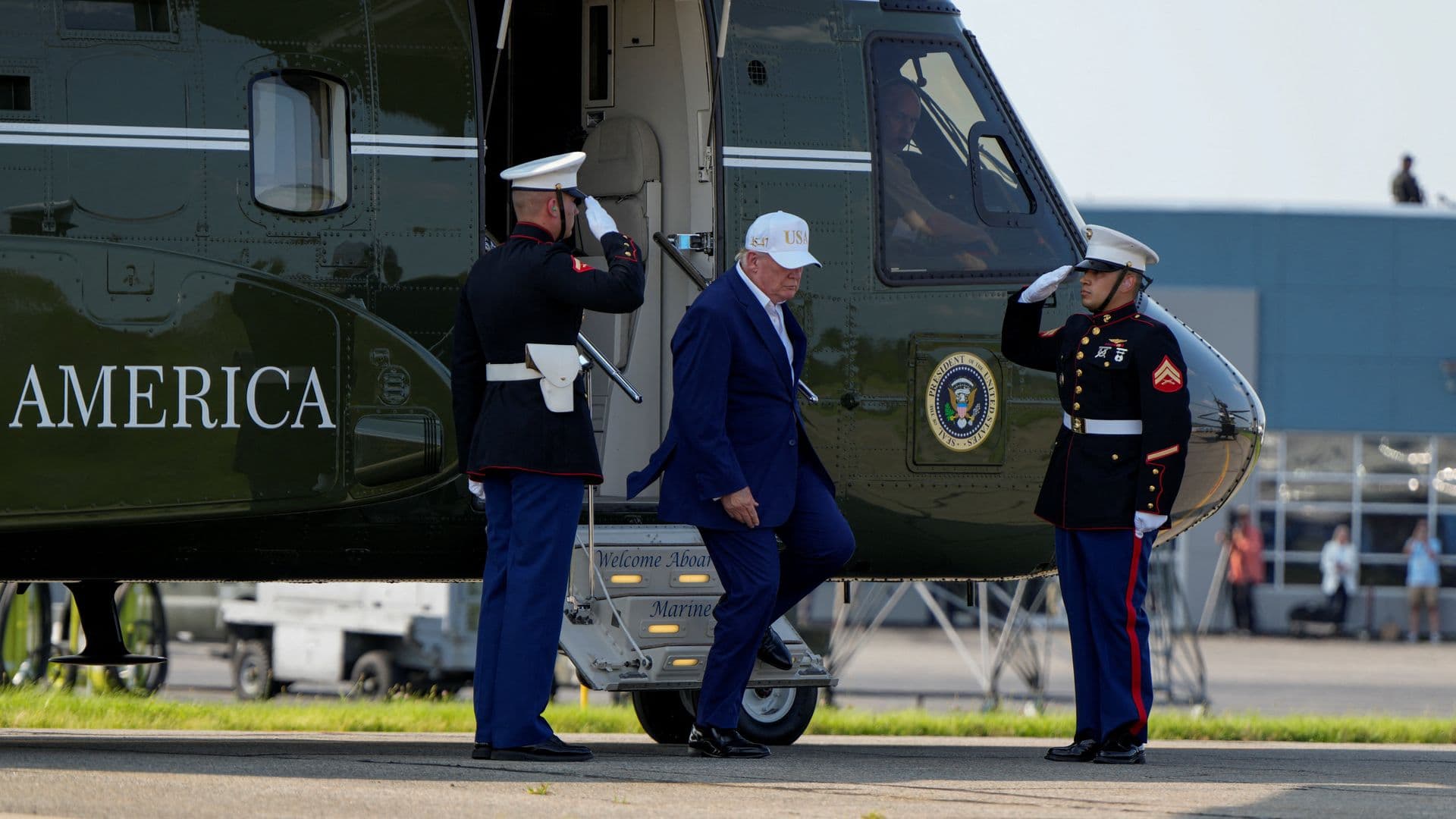 Llegada de Trump al Club de Golf donde interceptaron las aeronaves en Nueva Jersey