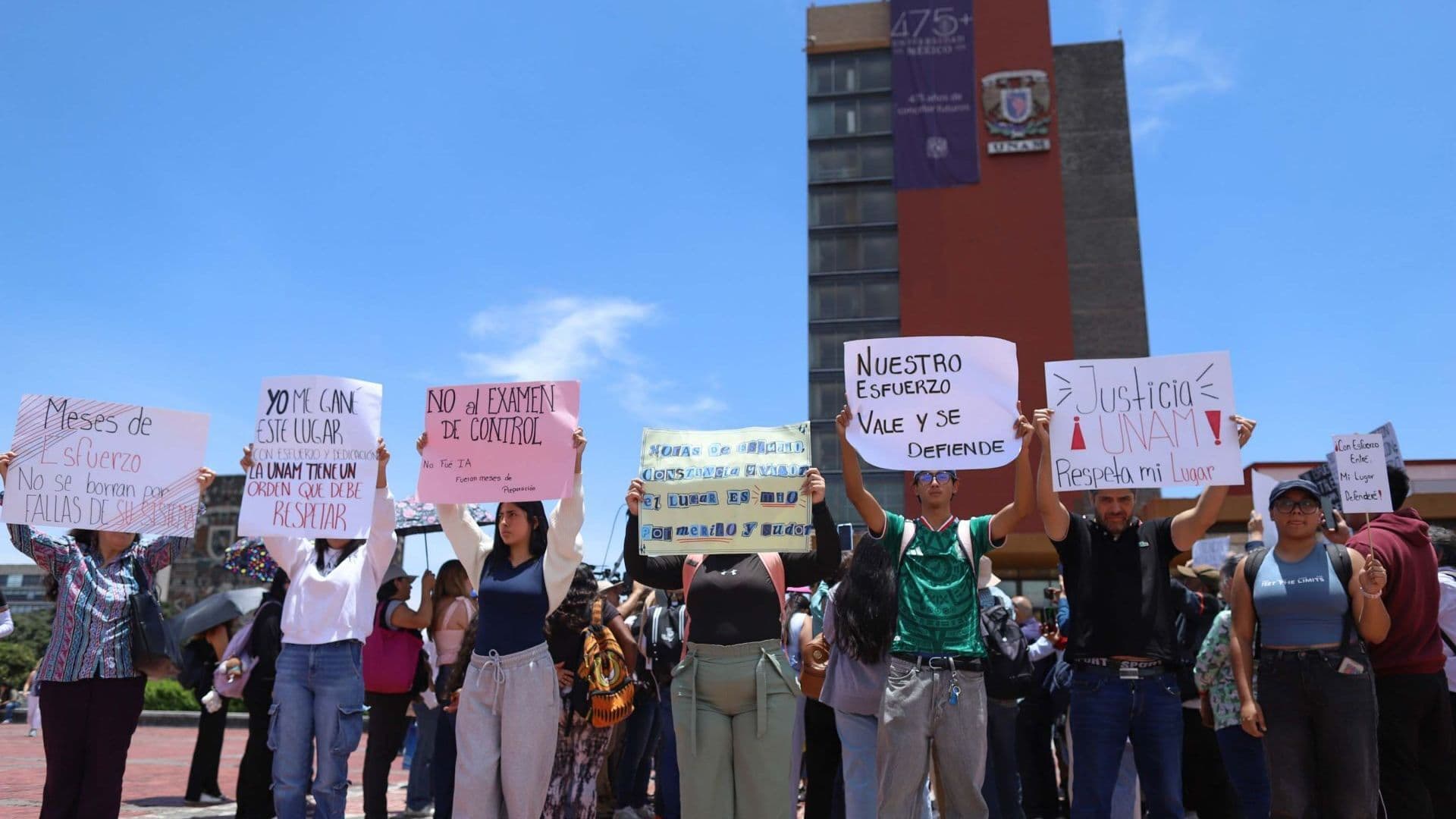 Protesta en la UNAM contra examen de control