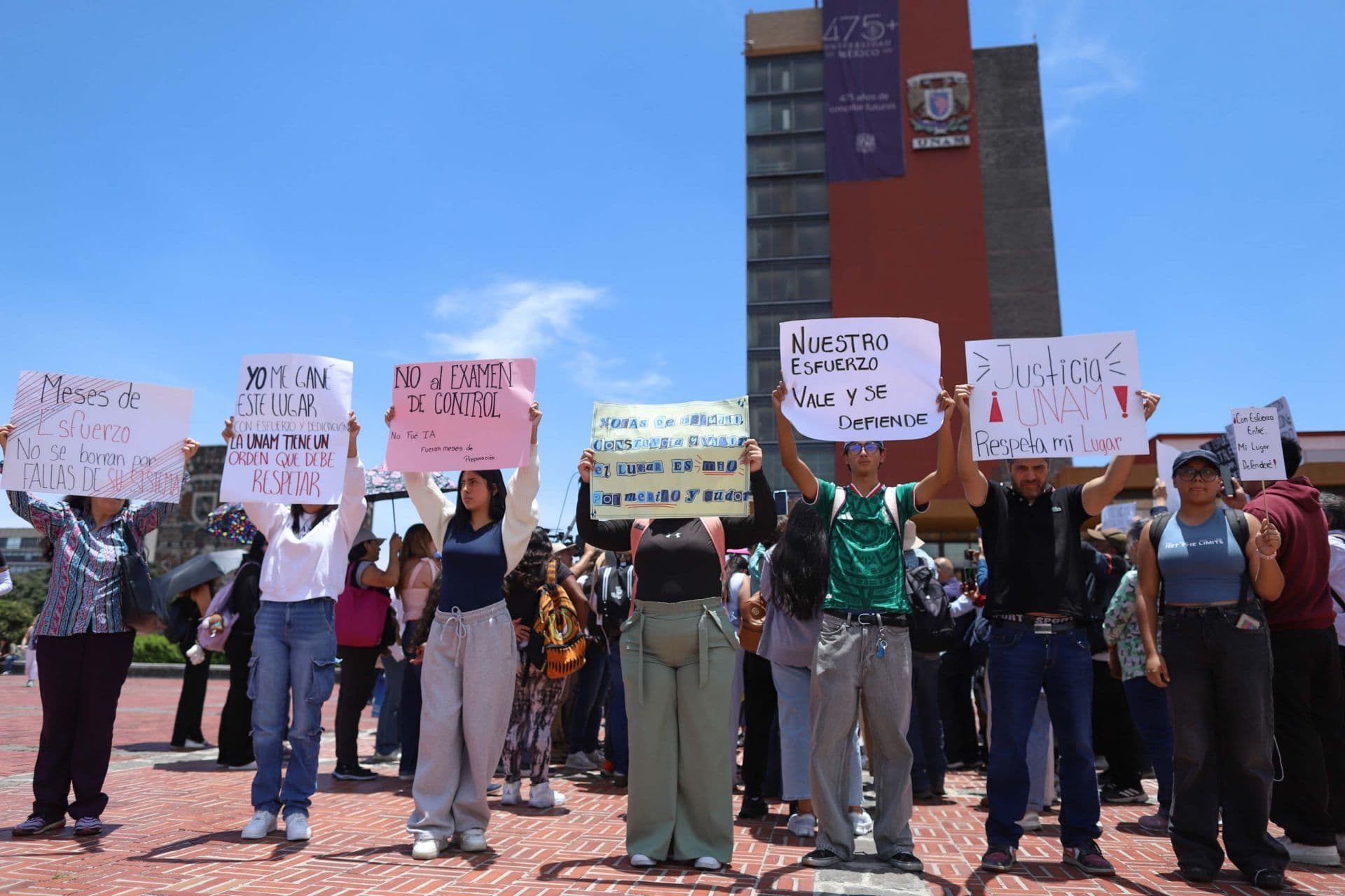 Protesta en la UNAM contra examen de control