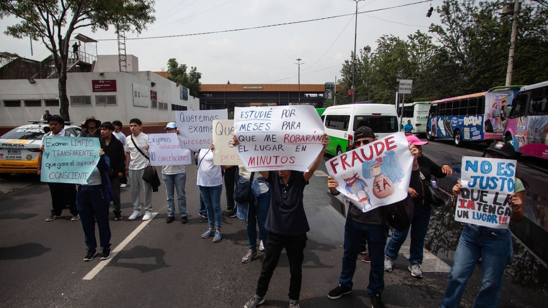 Protesta por supuesto fraude en examen de admisión de la UNAM