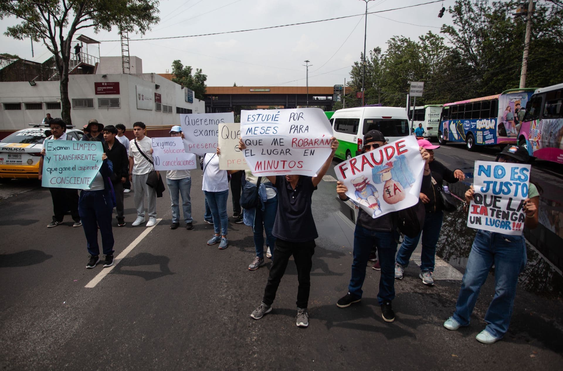 Protesta por supuesto fraude en examen de admisión de la UNAM