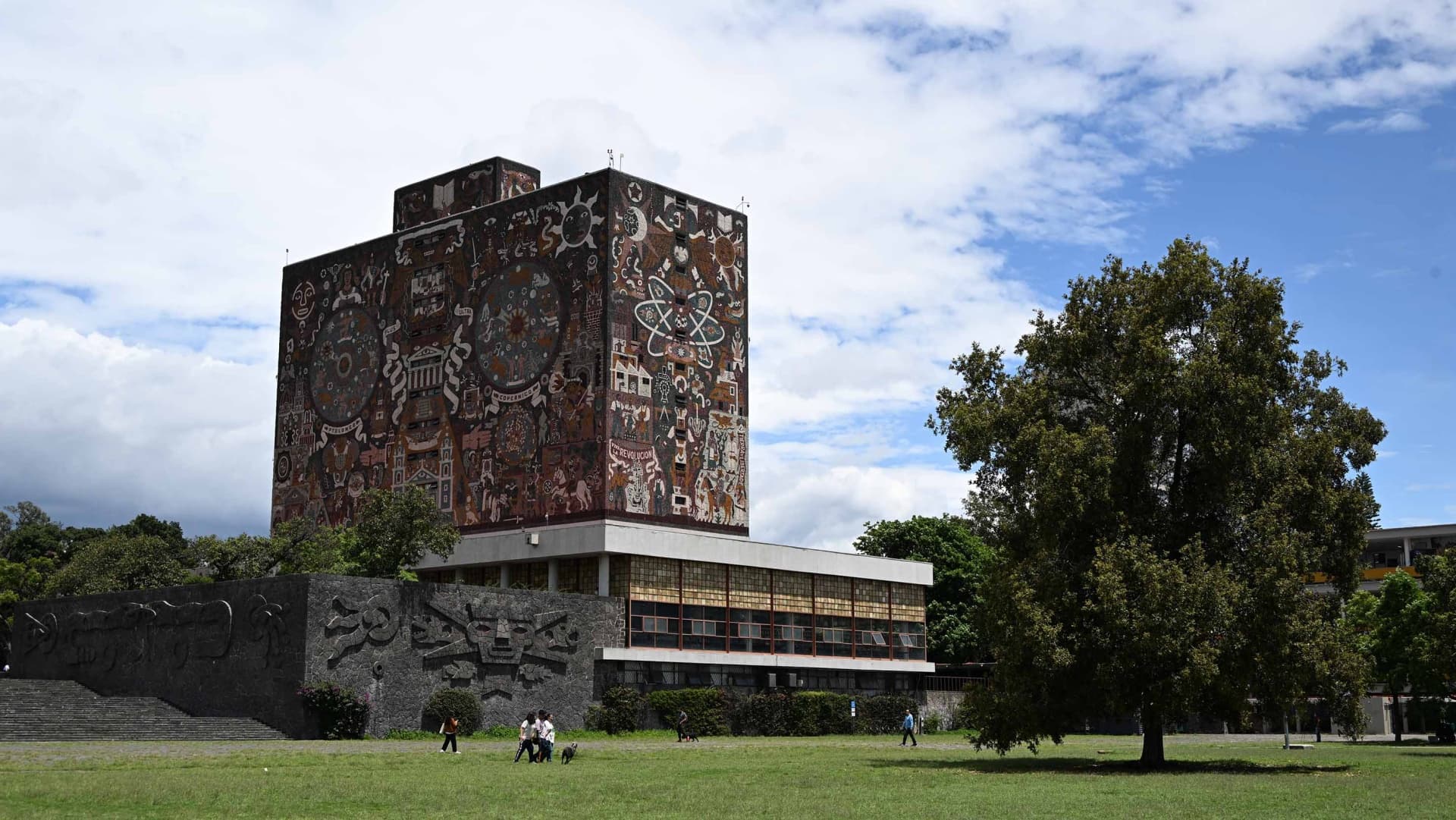 Biblioteca central de la UNAM, en Ciudad Universitaria