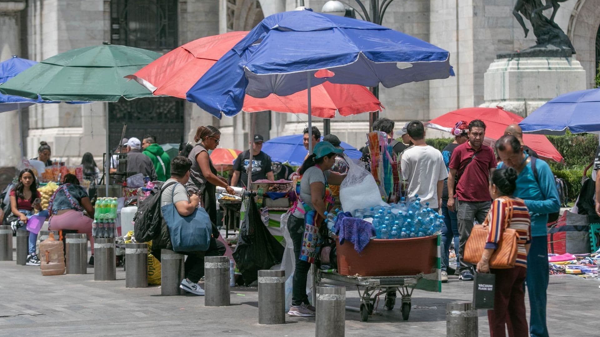 Vendedores ambulantes en la zona centro de la Ciudad de México.