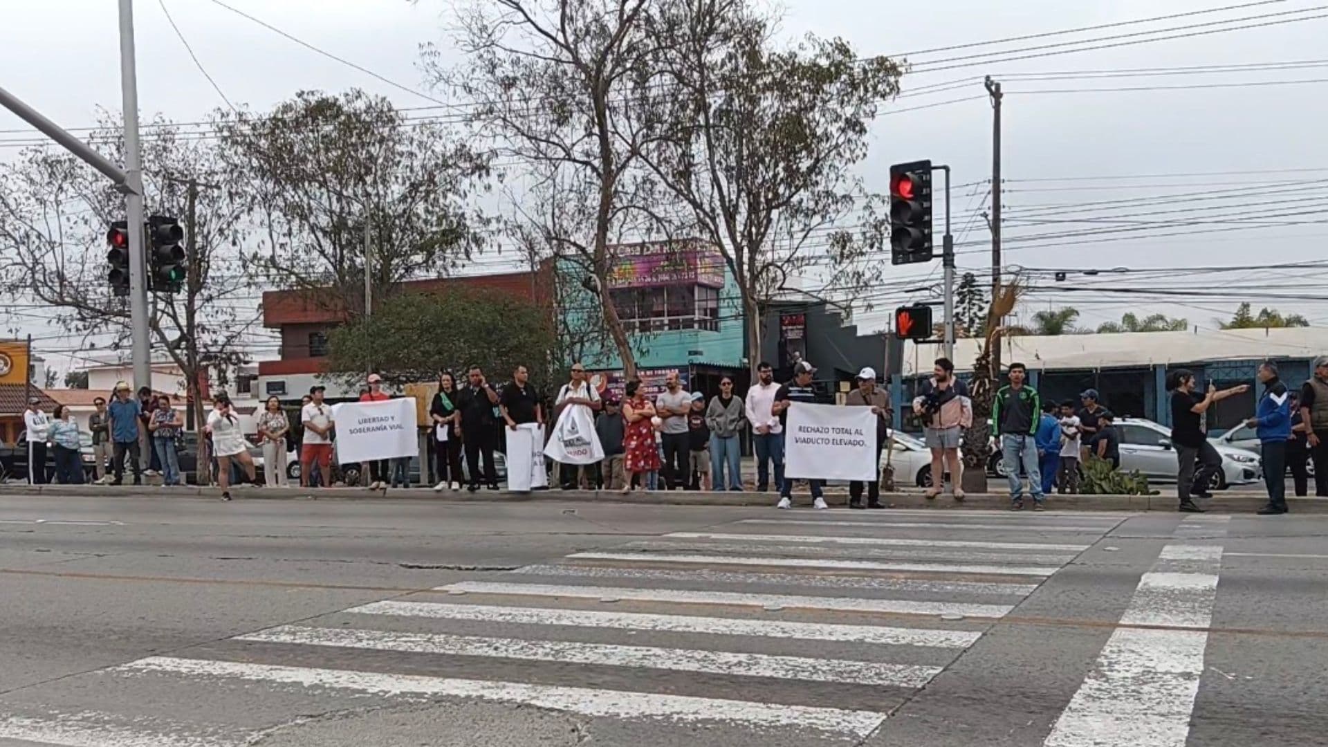 Vecinos Protestan Contra Viaducto Elevado en Tijuana