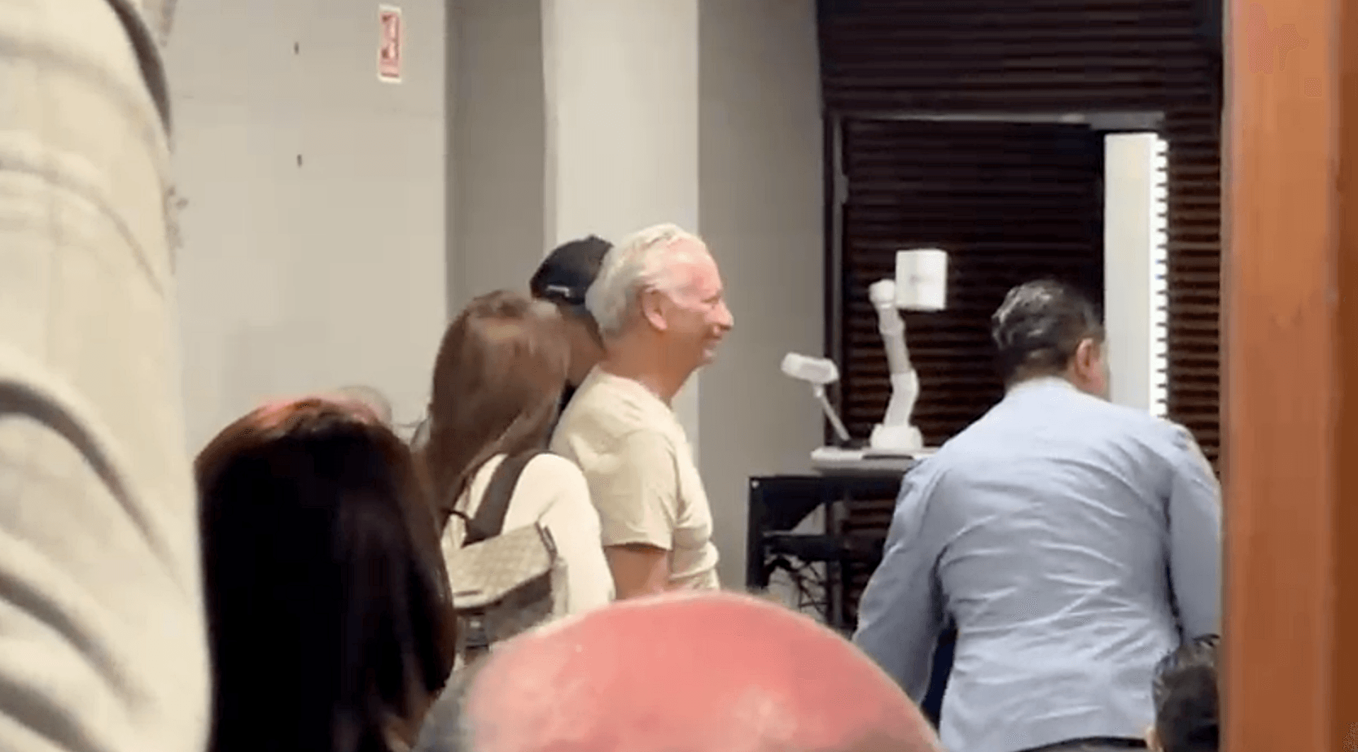 Exdirector de Pemex luego de audiencia en Morelos, donde se determinó su libertad condicional. Foto: N+
