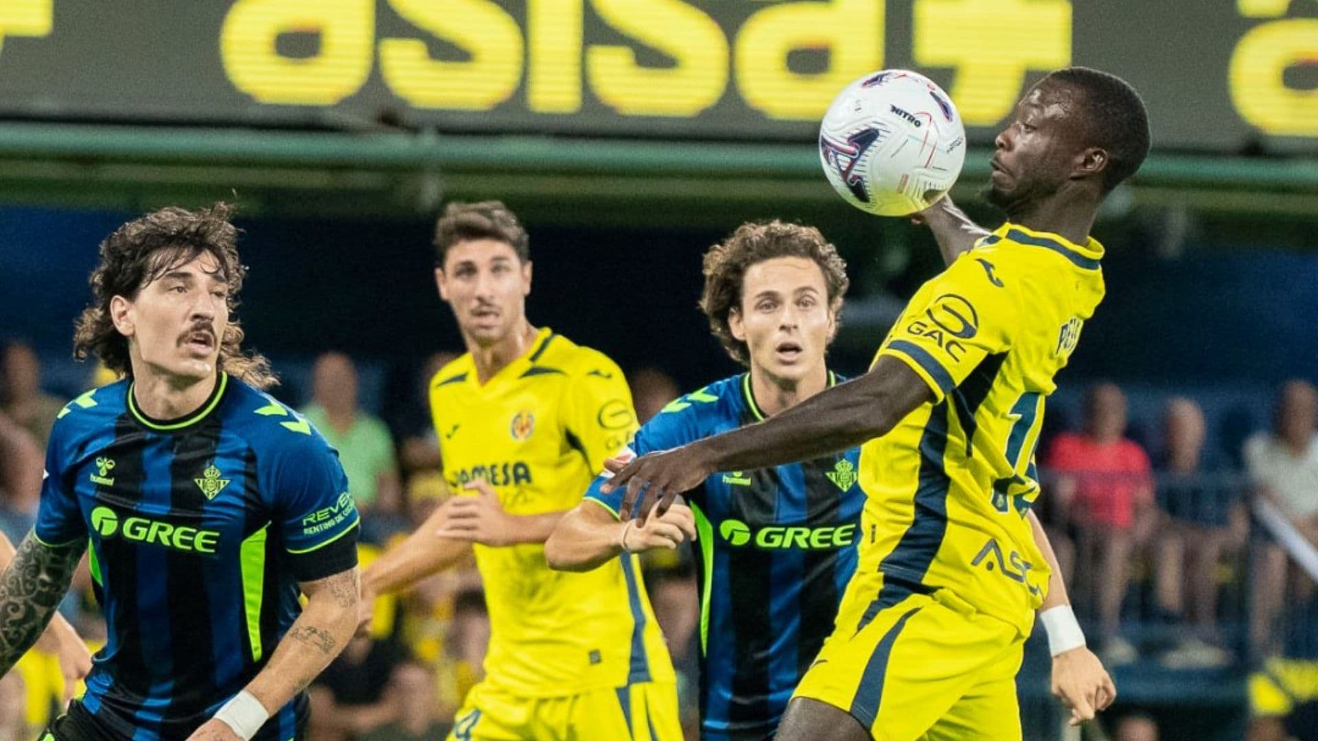 El Villarreal cayó en casa ante el Betis y sumó su tercera derrota de la temporada. Foto: