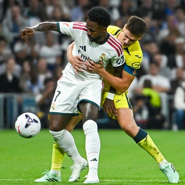 Vinicius se Queja de sus 4 Partidos de Castigo y Dice que los Árbitros No lo Quieren