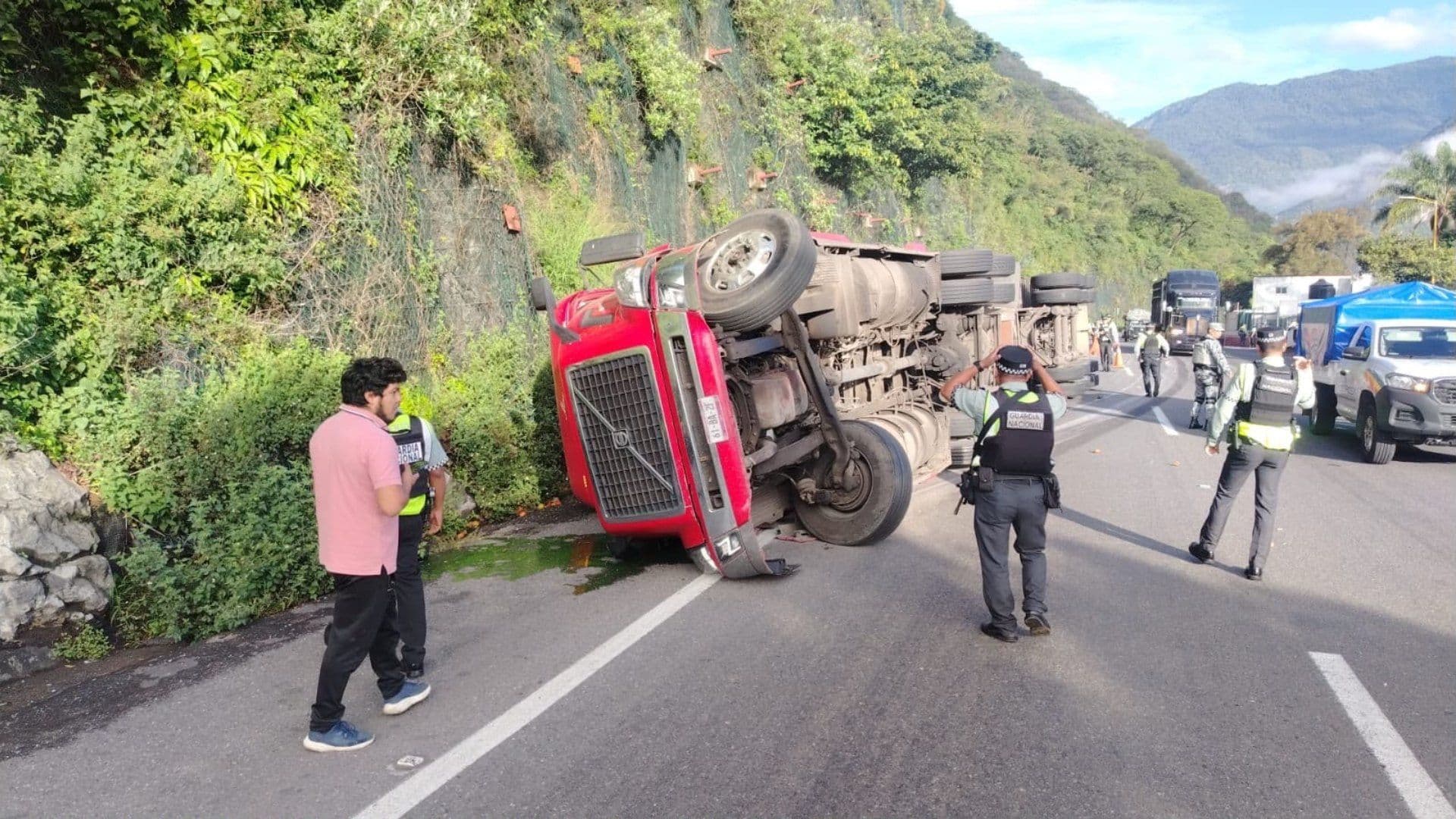 Vuelca tráiler