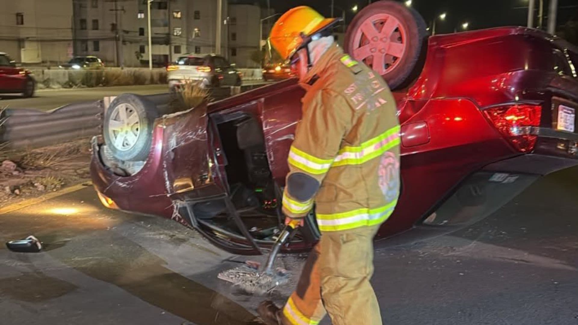 Accidente Volcadura Automóvil Hombre Tercera Edad Lesionado Periférico Ecológico Puebla