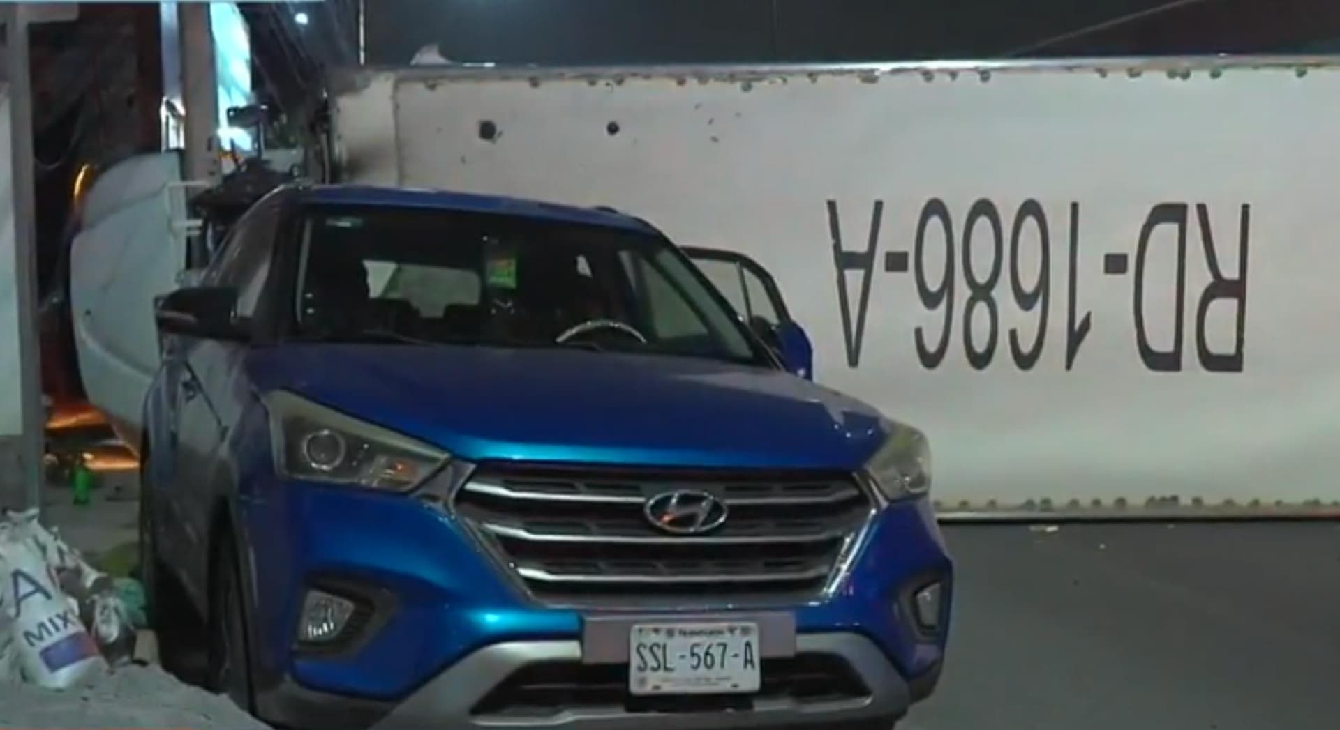 Exceso de velocidad provoca volcadura de camión