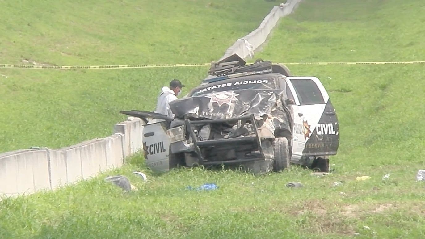 Patrulla de Fuerza Civil tras volcar en Escobedo