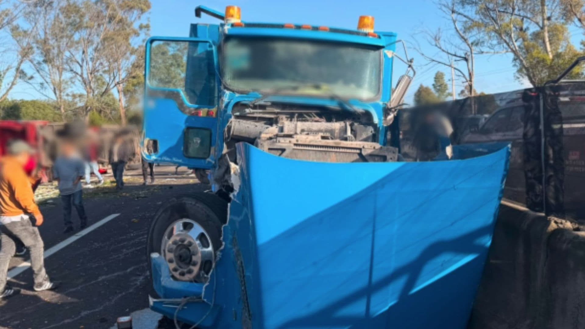 Tráiler provoca choque múltiple en la carretera México-Veracruz.