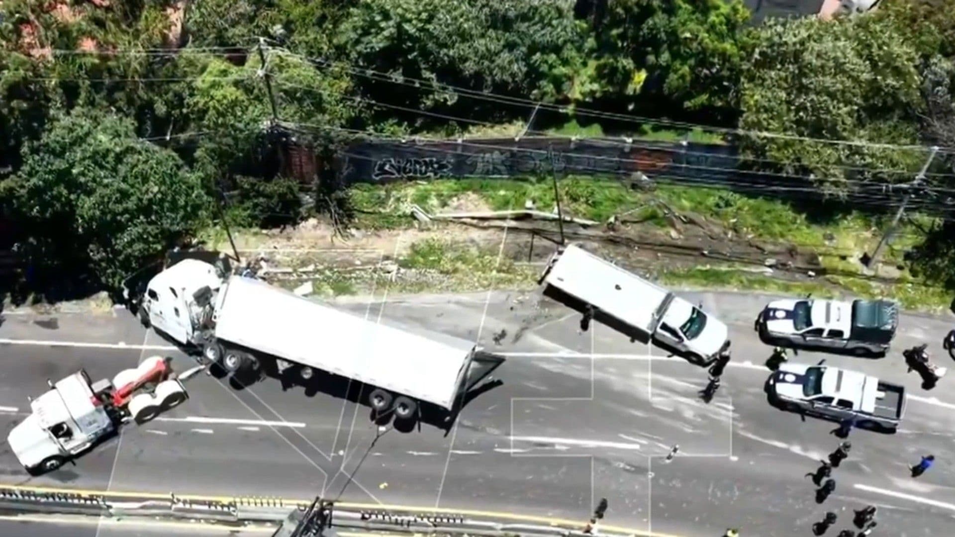 Volcadura de tráiler en la carretera México-Toluca