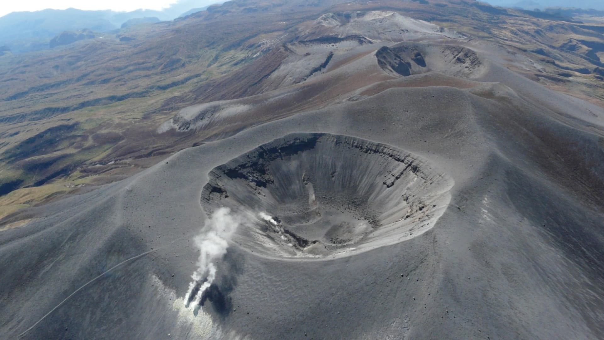 Volcán Puracé Entra en Alerta Naranja tras Actividad Inédita; Preparan Posibles Evacuaciones