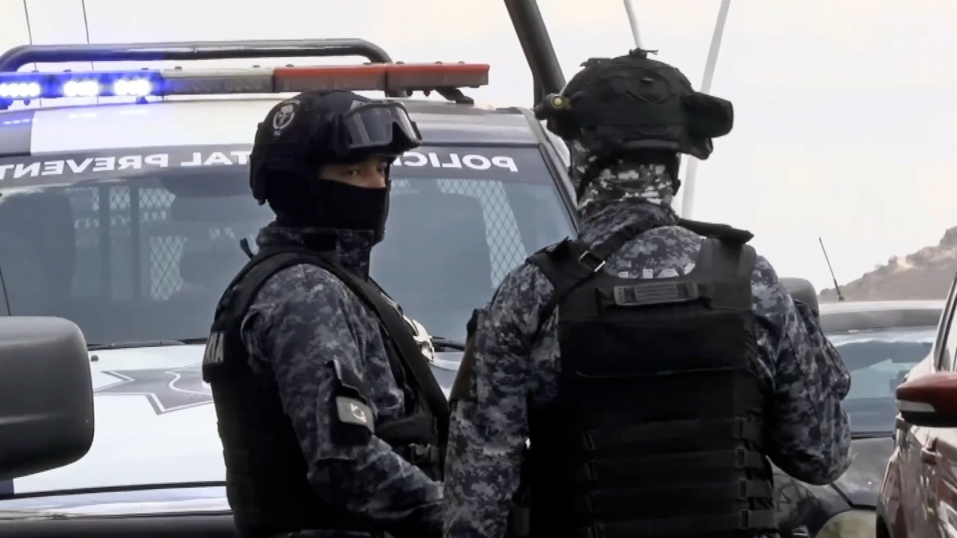 policías