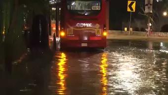 Metrobús Queda Varado por Encharcamientos en Insurgentes Sur, CDMX