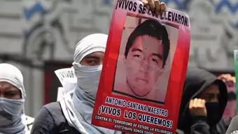 Foto: Marchan por Paseo de la Reforma por los 43 Estudiantes de Ayotzinapa