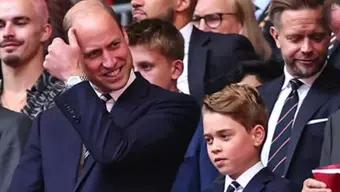 Foto: Príncipe Guillermo Disfruta de Partido de Futbol con su Hijo