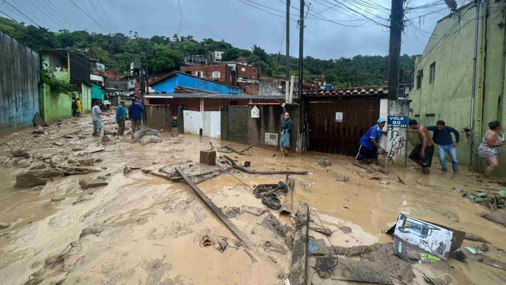 Lluvias torrenciales en Brasil dejan al menos 36 muertos