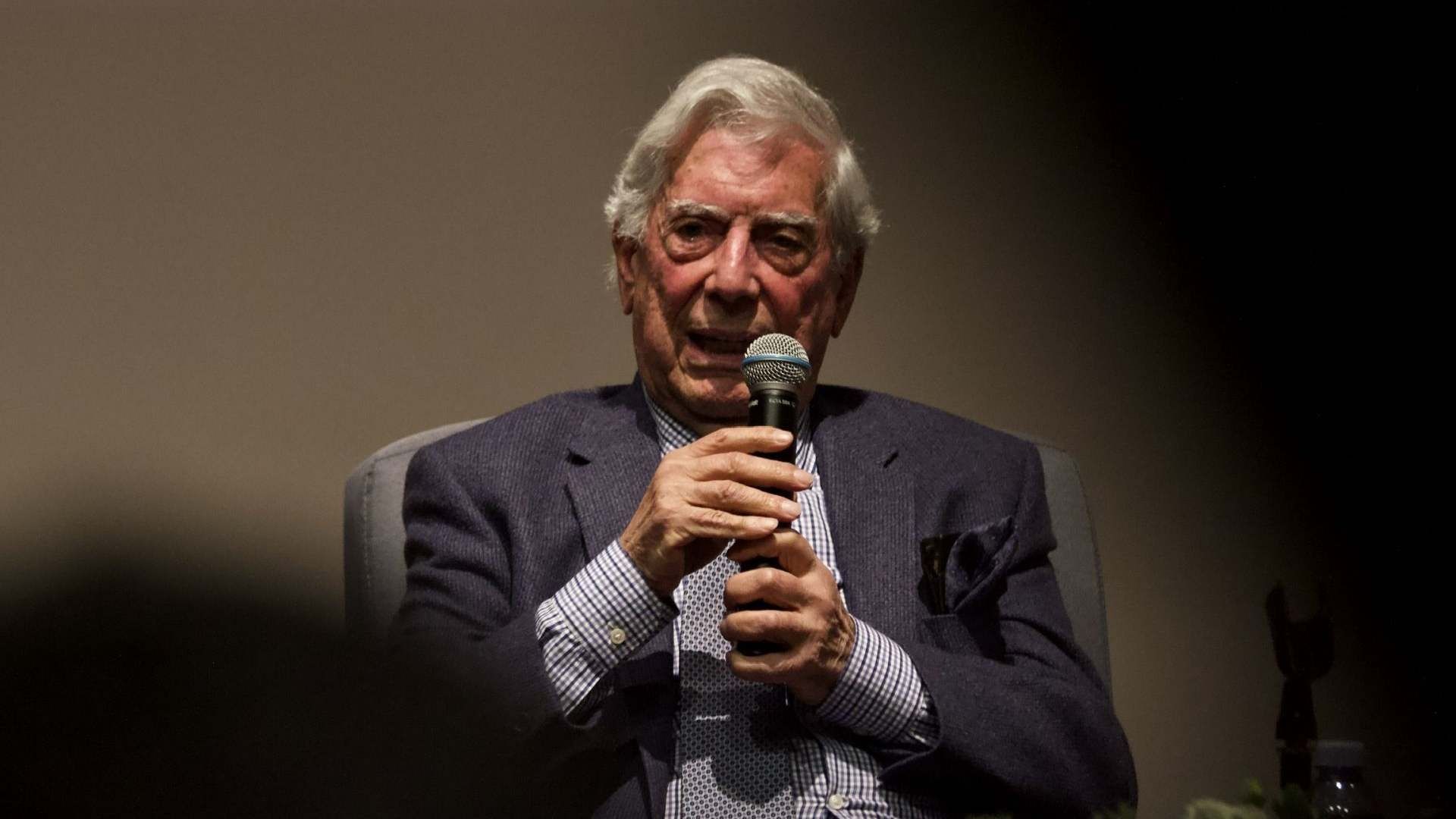 Mario Vargas Llosa, premio Nobel de Literatura, padece nuevamente covid