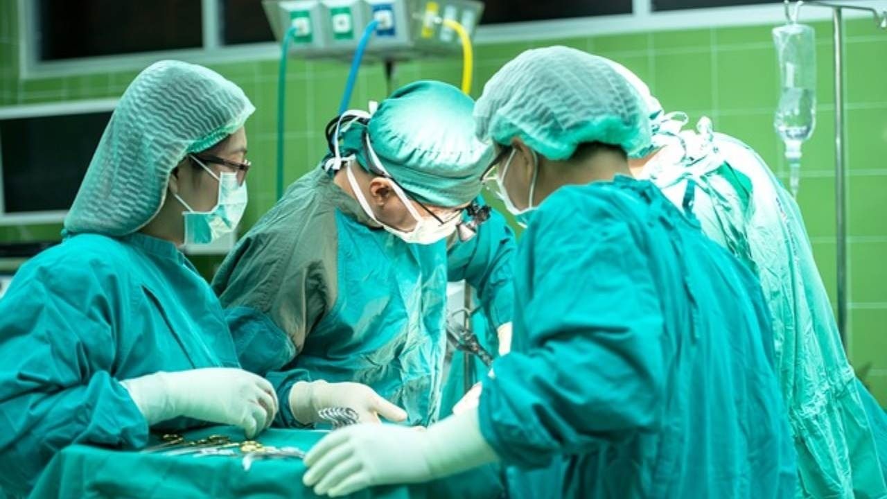 Tras someterse a un transplante de corazón de cerdo, un hombre sólo pudo vivir seis semanas más