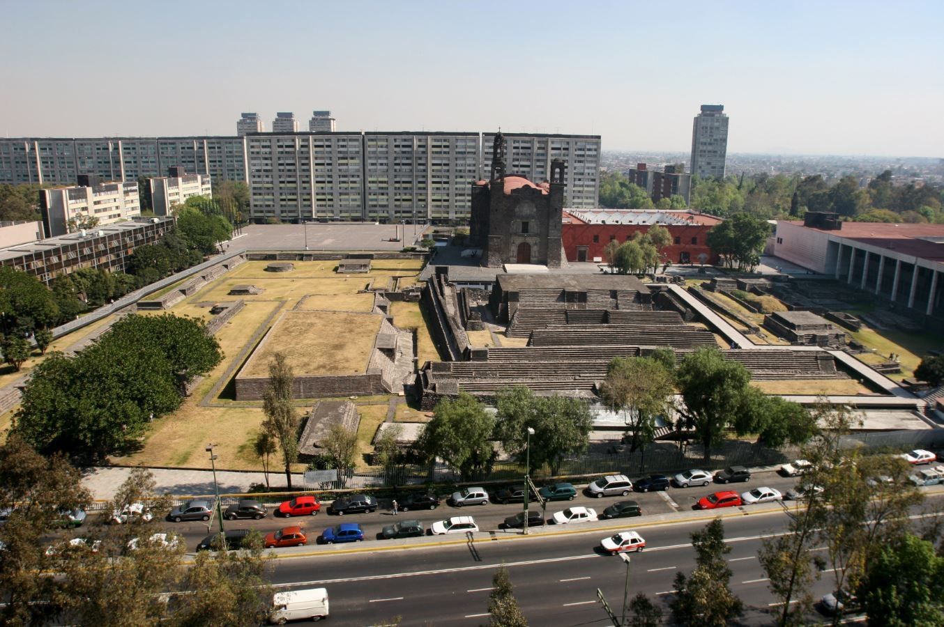 Historia de la Plaza de las Tres Culturas de Tlatelolco