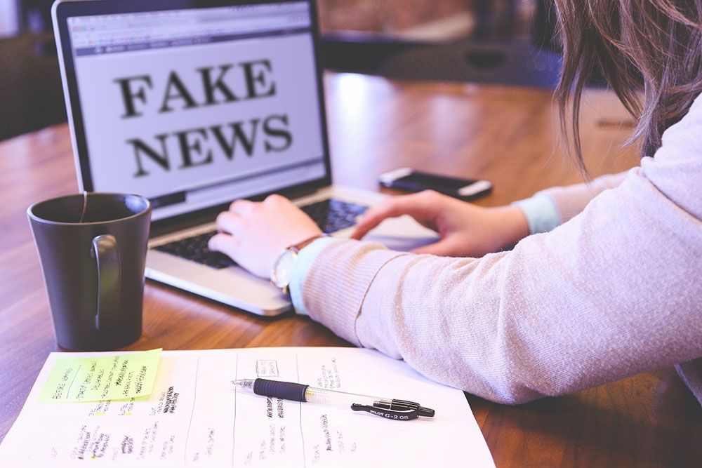 El analfabetismo digital y el peligro de no identificar las "fake news"