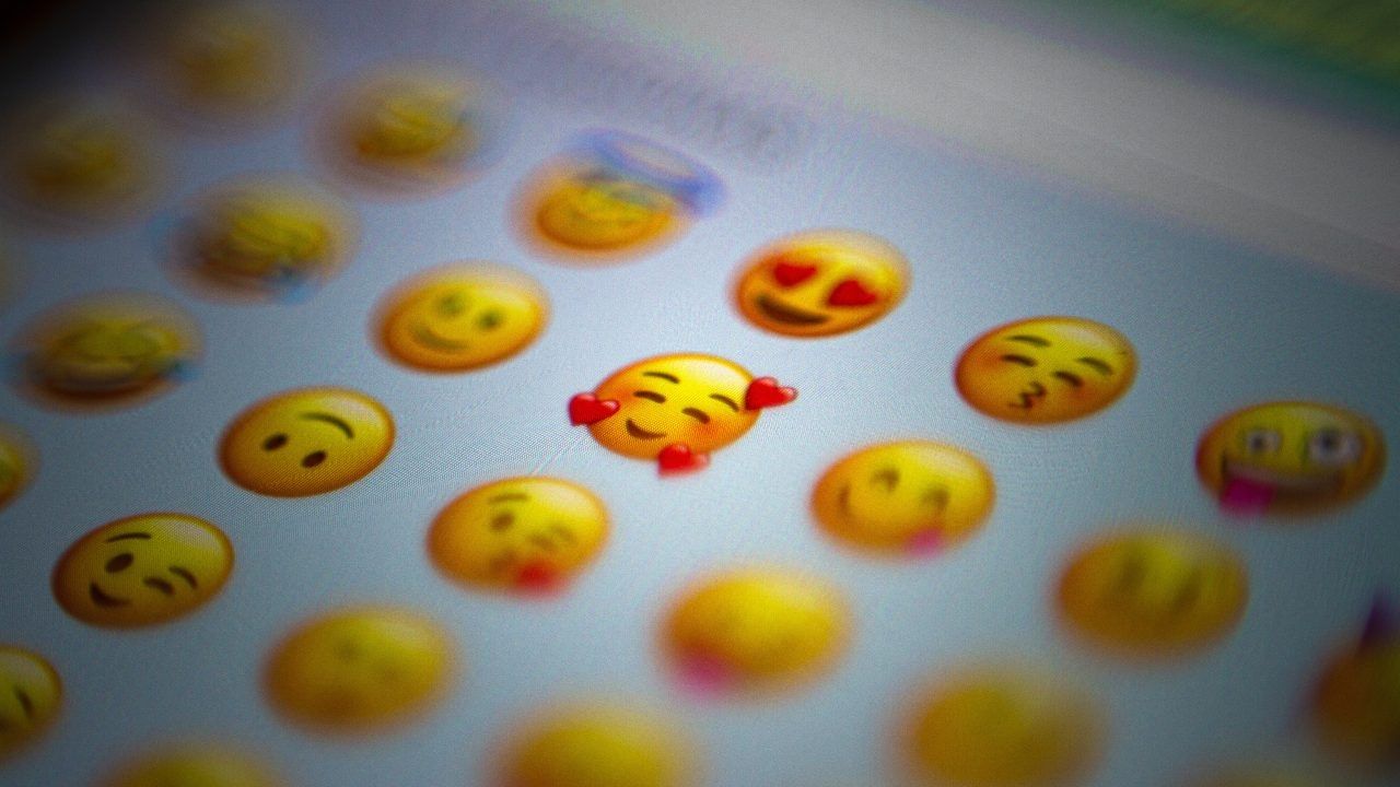 WhatsApp: ¿Cómo crear mensajes con emojis?