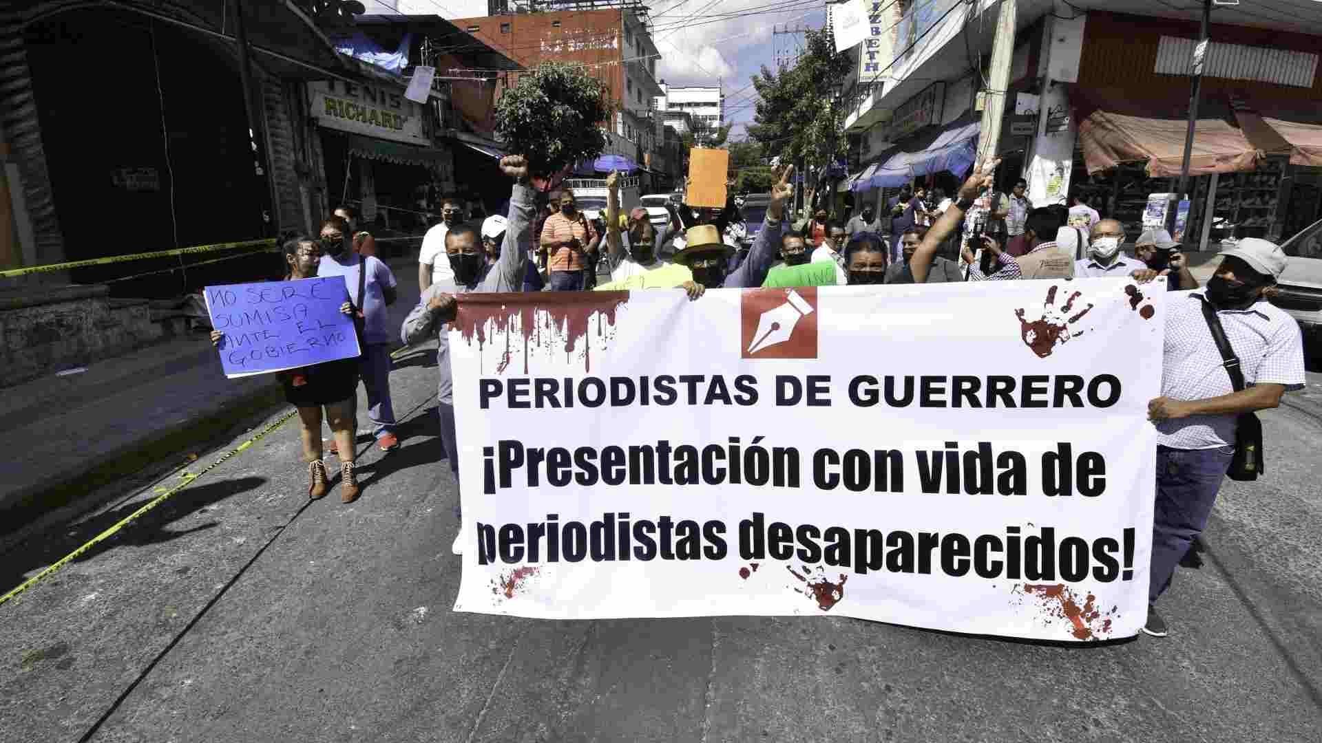 Periodistas de Chilpancingo protestaron por el secuestro de Jesús Pintor Alegre, Fernando Moreno y Alan García Aguilar