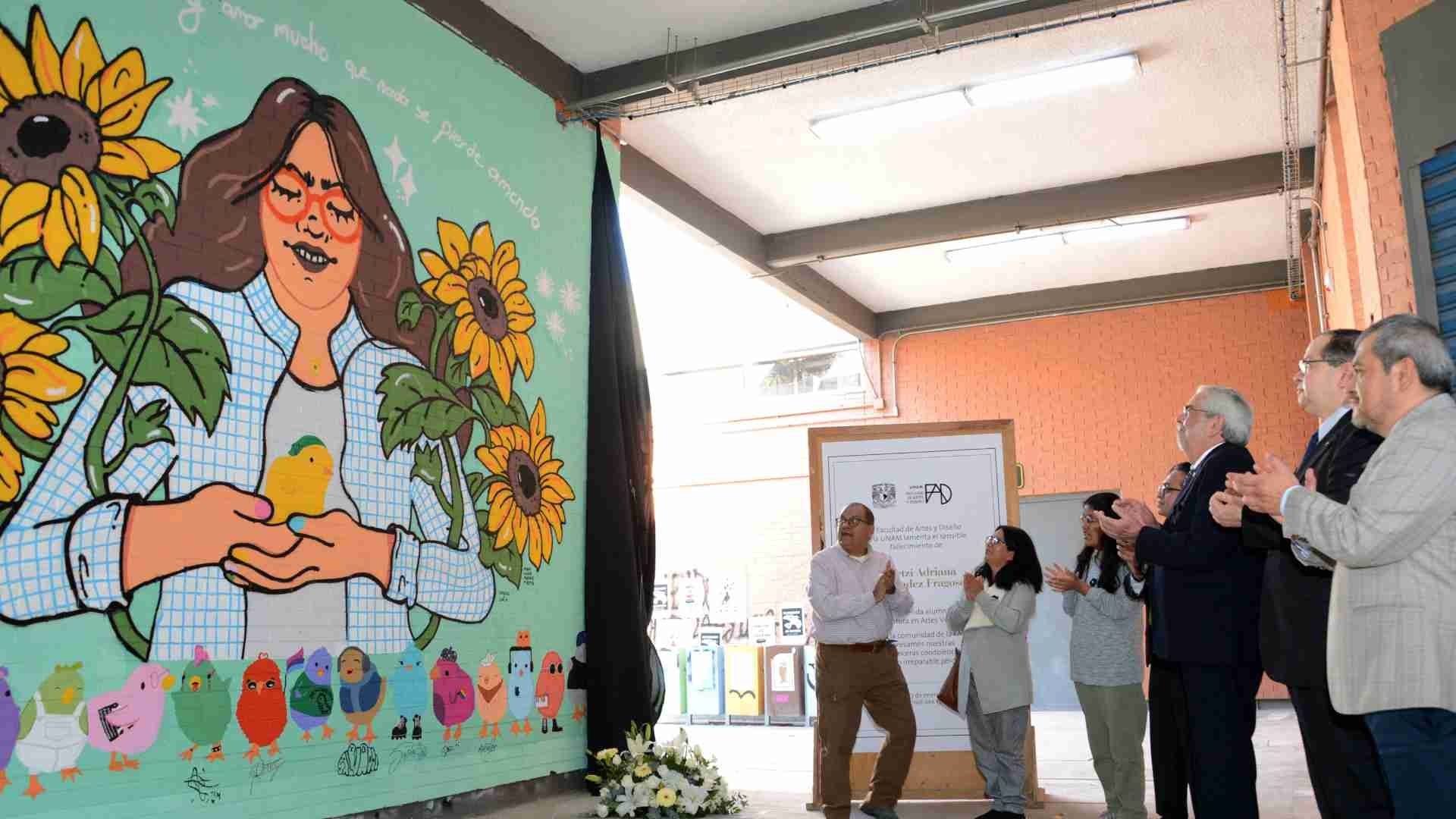 UNAM: Realizan mural de Yaretzi, joven que murió en accidente en la Línea 3