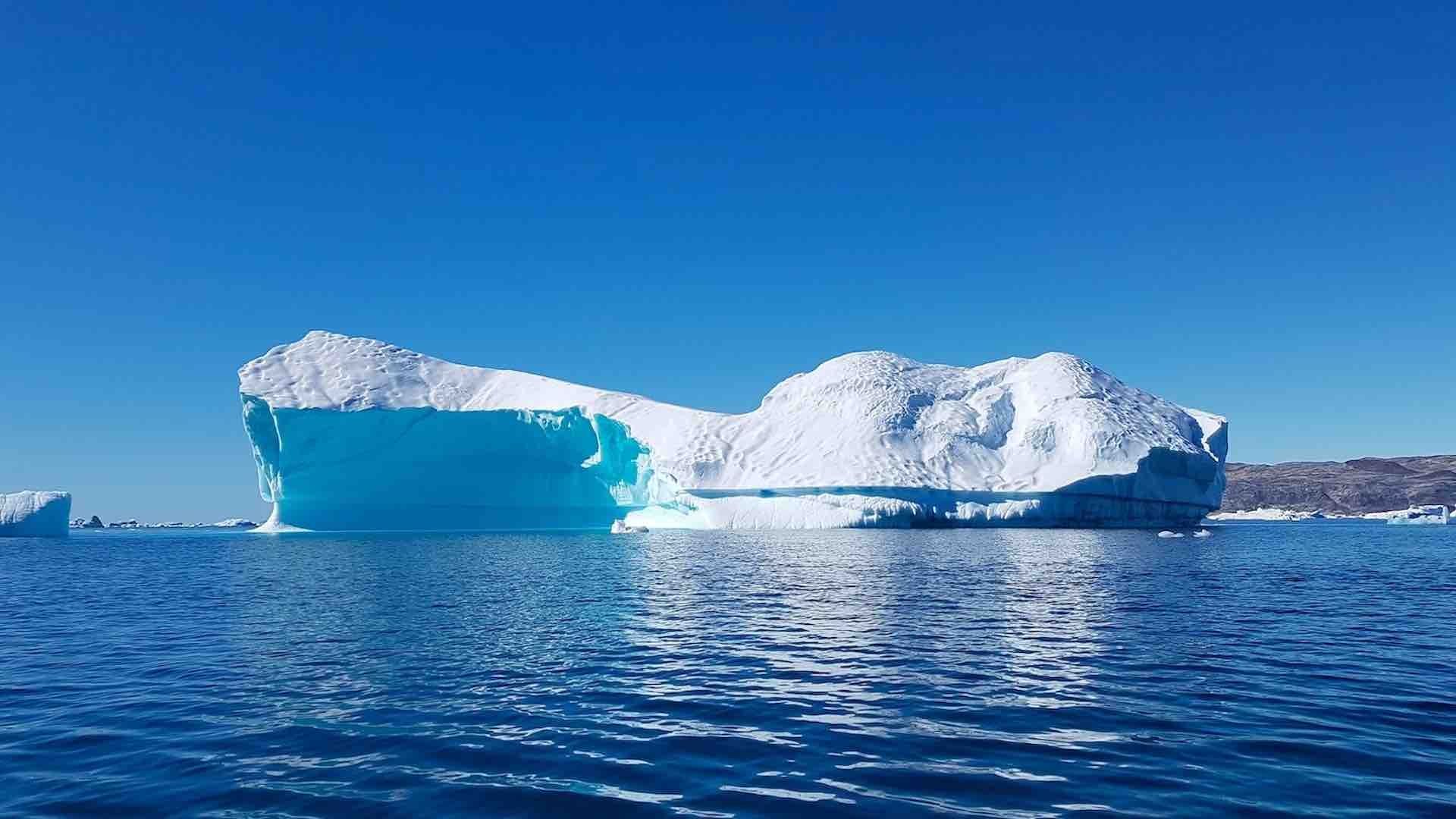 Iceberg se derrite en el mar