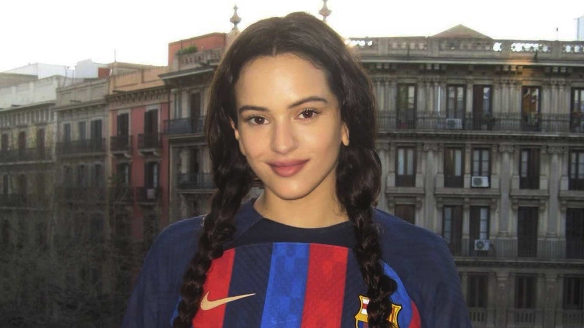 Rosalía, en la Camiseta del Barcelona para el 'Clásico'
